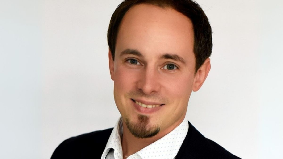 Portrait des Nachwuchswissenschaftlers Dr. Oliver Dumele